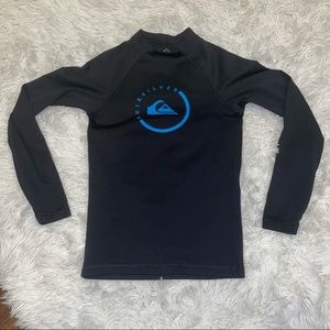 Quicksilver Rash Guard size 12 kids
Euc Black